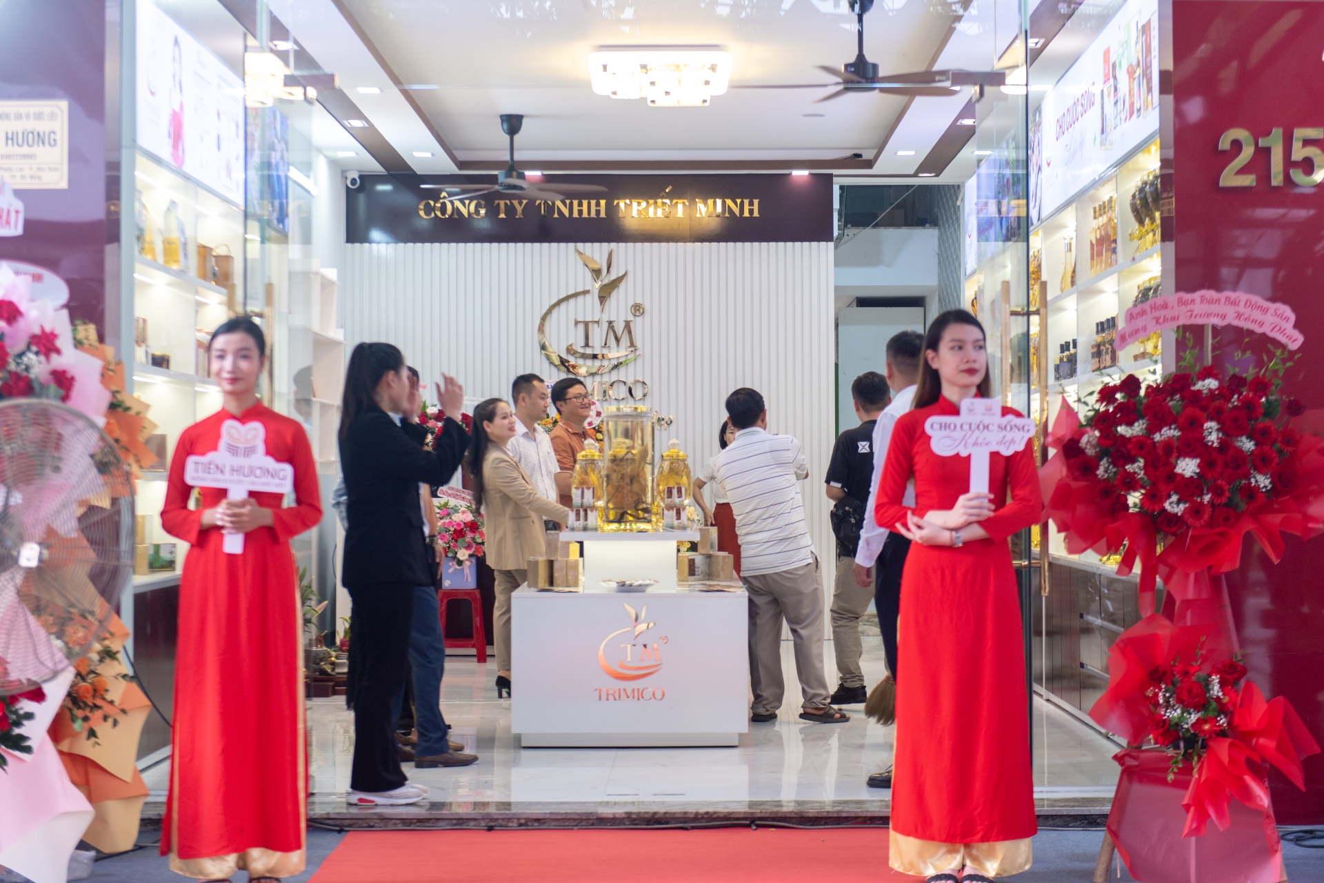 Khai trương cửa hàng nhượng quyền