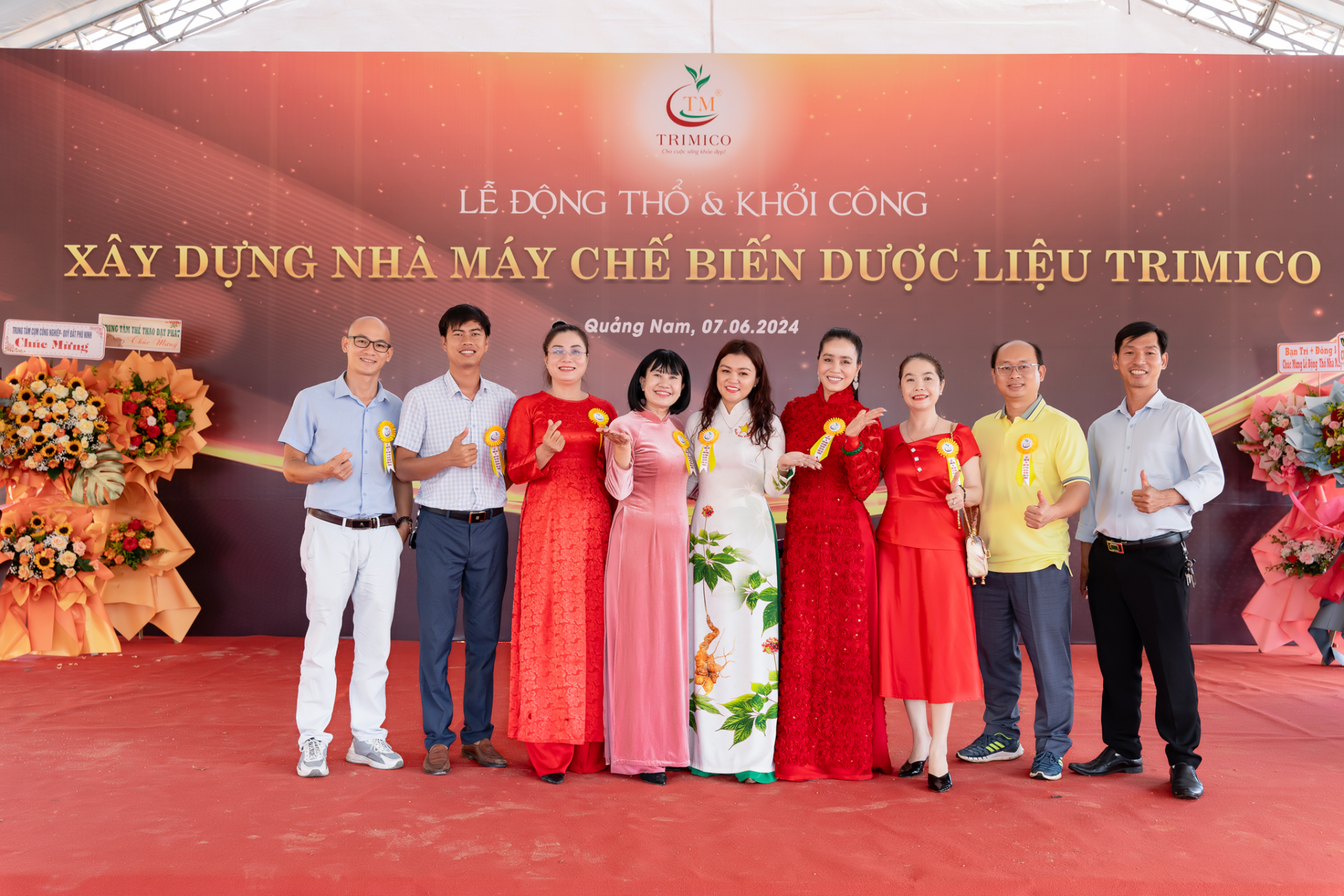 Chụp hình lưu niệm