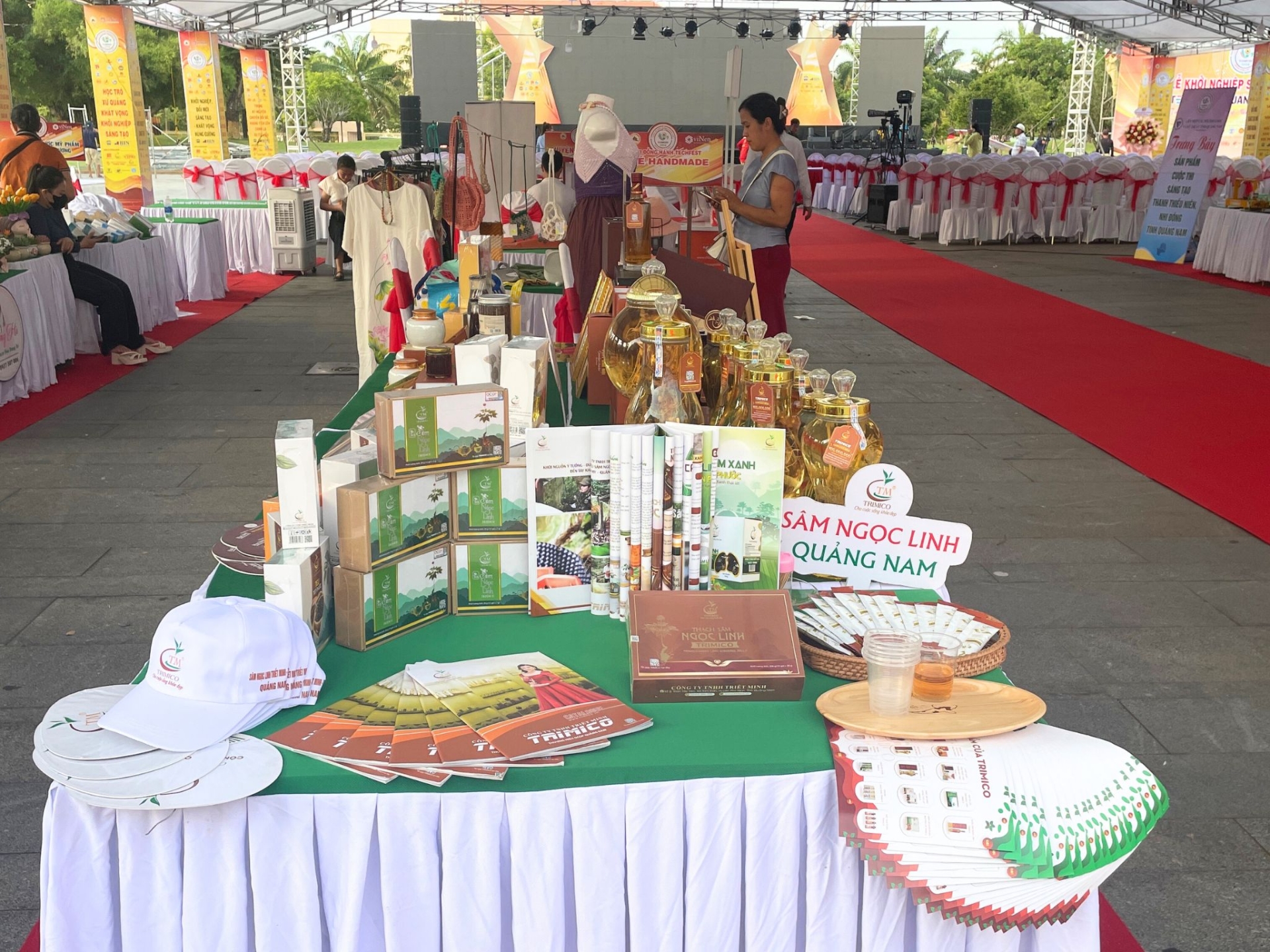 Hình ảnh setup gian hàng của TRIMICO tại TechFest Quảng Nam 2024